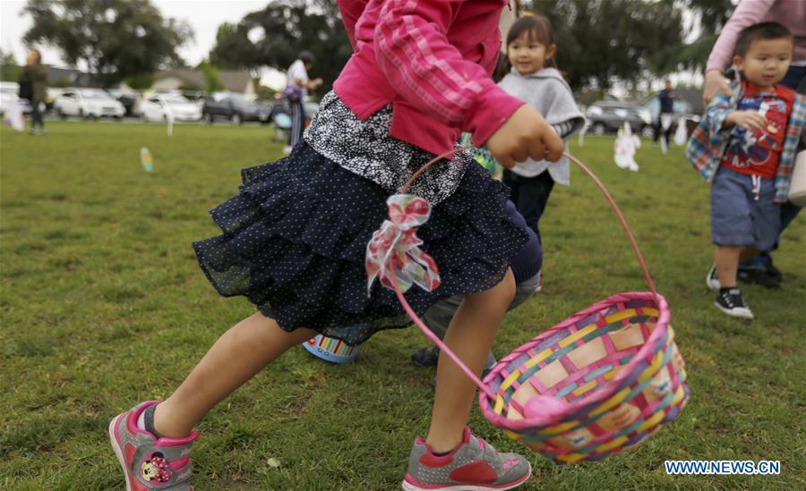 U.S.- LOS ANGELES-EASTER-EGG HUNTING