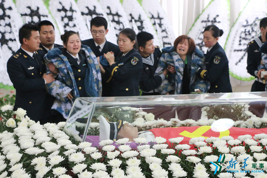 ↑資料圖片：張超烈士遺體告別儀式現(xiàn)場(chǎng)。