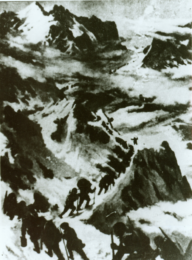 ↑資料圖片:紅軍過(guò)打鼓山。(圖片由陸軍第16集團(tuán)軍某紅軍團(tuán)提供) ↑資料圖片:紅軍過(guò)打鼓山。(圖片由陸軍第16集團(tuán)軍某紅軍團(tuán)提供)