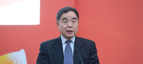 全國人大教科文衛(wèi)委員會(huì)主任委員、清華大學(xué)新聞出版學(xué)院院長柳斌杰致辭