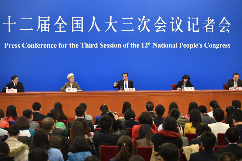 3月15日，國務(wù)院總理李克強在北京人民大會堂與中外記者見面，并回答記者提問。新華社記者 李然 攝