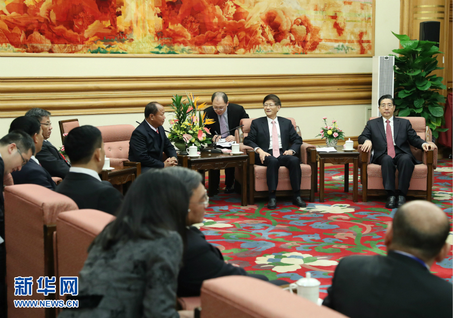 12月27日，中共中央政治局委員、中央政法委書記孟建柱在北京集體會見出席湄公河流域執(zhí)法安全合作機制成立五周年部長級會議的各國代表團團長。新華社記者 王曄 攝 