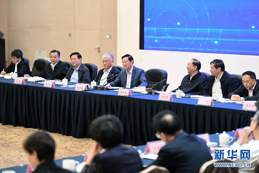 5月11日，中宣部在深圳召開深化文化體制改革座談會。中共中央政治局委員、中央書記處書記、中宣部部長劉奇葆出席會議并講話。 新華社記者張領(lǐng) 攝