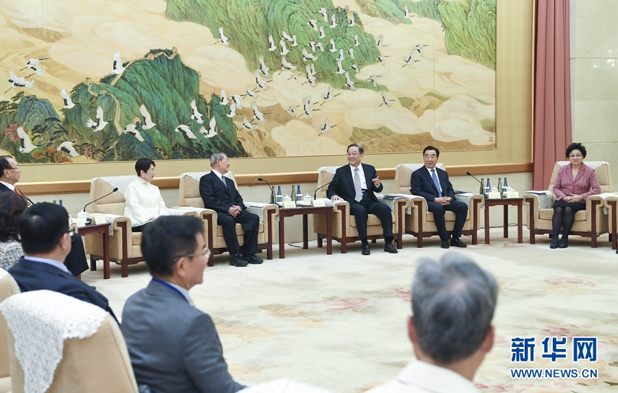 11月7日，全國政協(xié)主席俞正聲在北京會(huì)見饒穎奇率領(lǐng)的臺(tái)灣民意代表交流參訪團(tuán)。新華社記者張領(lǐng)攝