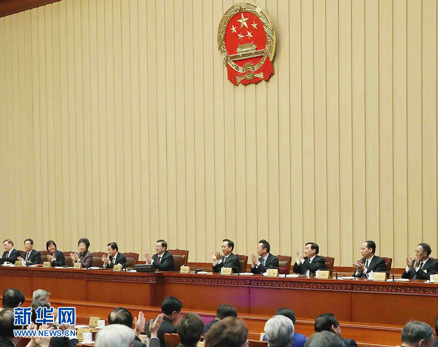 2月24日，全國人大常委會委員長張德江在北京主持十二屆全國人大常委會第三十三次會議閉幕會。在會議完成各項表決事項后，張德江發(fā)表講話。新華社記者 劉衛(wèi)兵 攝