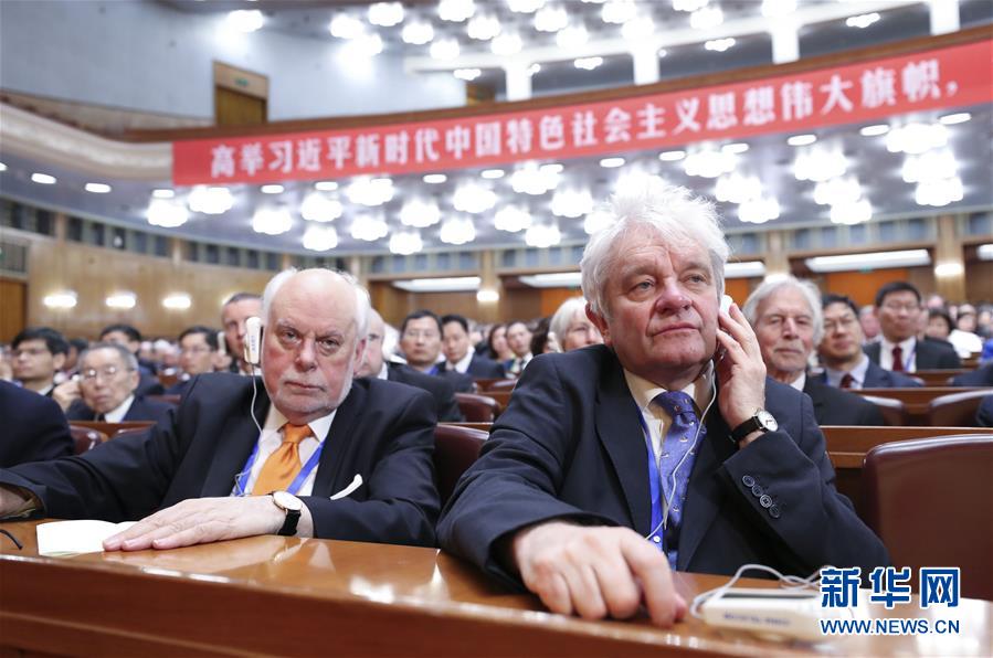 （新華全媒頭條·圖文互動）（3）向著建設(shè)世界科技強(qiáng)國的偉大目標(biāo)奮勇前進(jìn)！——習(xí)近平總書記在兩院院士大會上的重要講話引起熱烈反響之一 