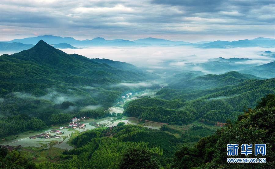 （兩會前夕看落實(shí)·圖文互動(dòng)）（4）奮力脫貧攻堅(jiān) 生態(tài)追“清”逐“綠”——江西落實(shí)習(xí)近平總書記全國兩會重要講話精神紀(jì)實(shí)