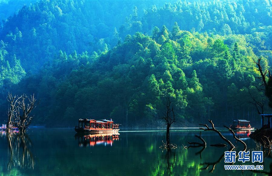 （兩會前夕看落實(shí)·圖文互動(dòng)）（6）奮力脫貧攻堅(jiān) 生態(tài)追“清”逐“綠”——江西落實(shí)習(xí)近平總書記全國兩會重要講話精神紀(jì)實(shí)