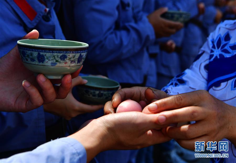 （新華全媒頭條·不忘初心、牢記使命——記者再走長(zhǎng)征路·圖文互動(dòng)）（4）風(fēng)展紅旗如畫(huà)——來(lái)自長(zhǎng)征出發(fā)地長(zhǎng)汀、寧化的紅色信仰報(bào)告 