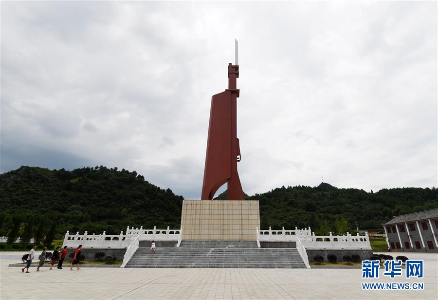 （壯麗70年·奮斗新時代——記者再走長征路·圖文互動）（2）他們，找到了3000多個紅軍烈士的名字