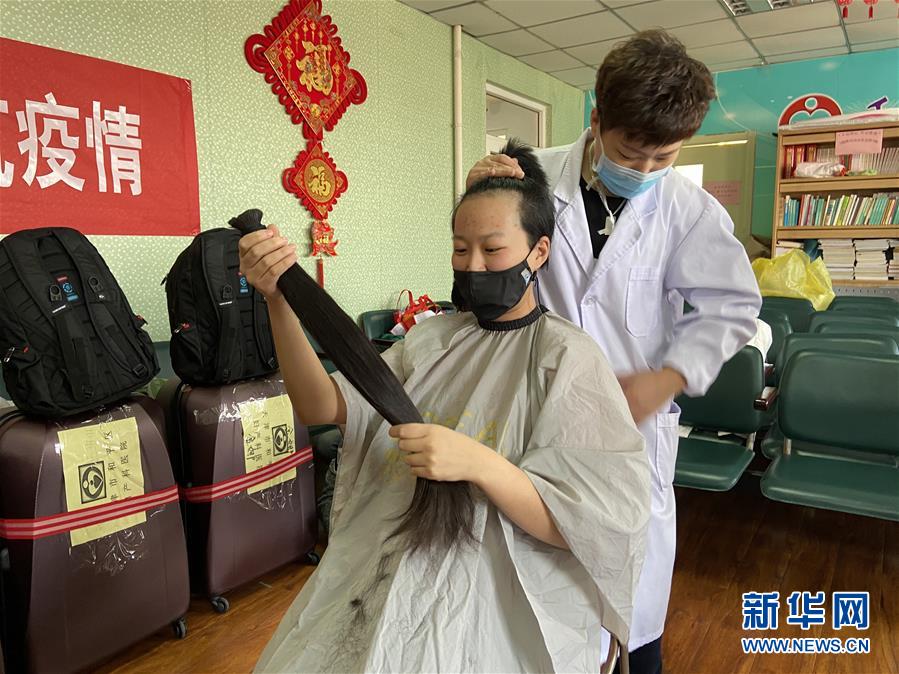 （聚焦疫情防控·圖文互動）（1）沖鋒向前，我們義無反顧——“戰(zhàn)疫”一線醫(yī)護人員群像