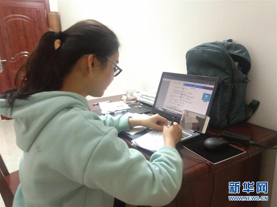 （新華網(wǎng)·圖文互動(dòng)）（2）為“逆行者”后方護(hù)航，這些大學(xué)生的假期不一般