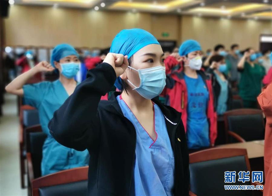 （圖文互動(dòng)）（1）長(zhǎng)大，只是一瞬間的事——天津“90后”護(hù)士的武漢戰(zhàn)“疫”記憶