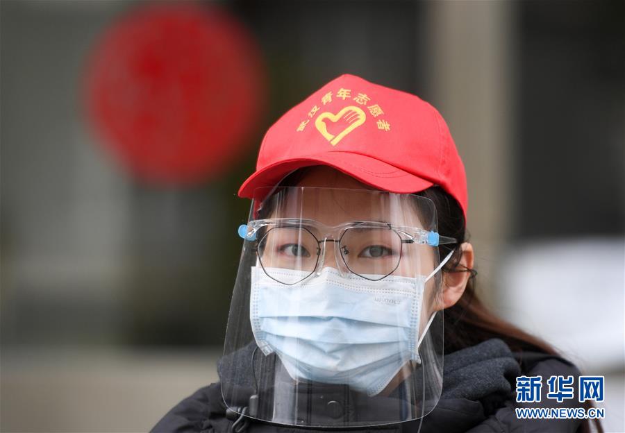 （習(xí)近平致敬的戰(zhàn)“疫”英雄·志愿者篇·圖文互動）（4）他們，微光成炬照征程