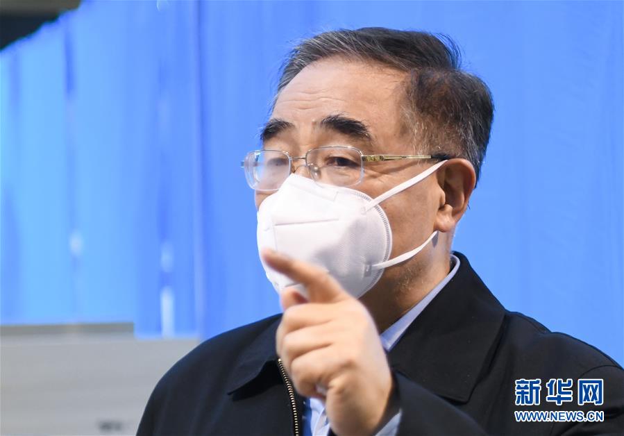 （聚焦疫情防控·圖文互動(dòng)）（7）分秒必爭(zhēng)！一切為了治病救人——中國(guó)抗疫生命至上的生動(dòng)實(shí)踐