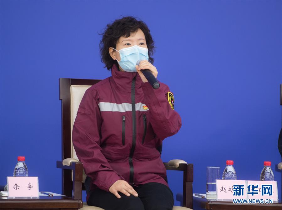 （聚焦疫情防控·圖文互動(dòng)）（5）分秒必爭(zhēng)！一切為了治病救人——中國(guó)抗疫生命至上的生動(dòng)實(shí)踐