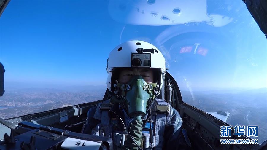 （圖文互動）（4）5290小時！中國空軍殲擊機飛行紀(jì)錄保持者光榮停飛