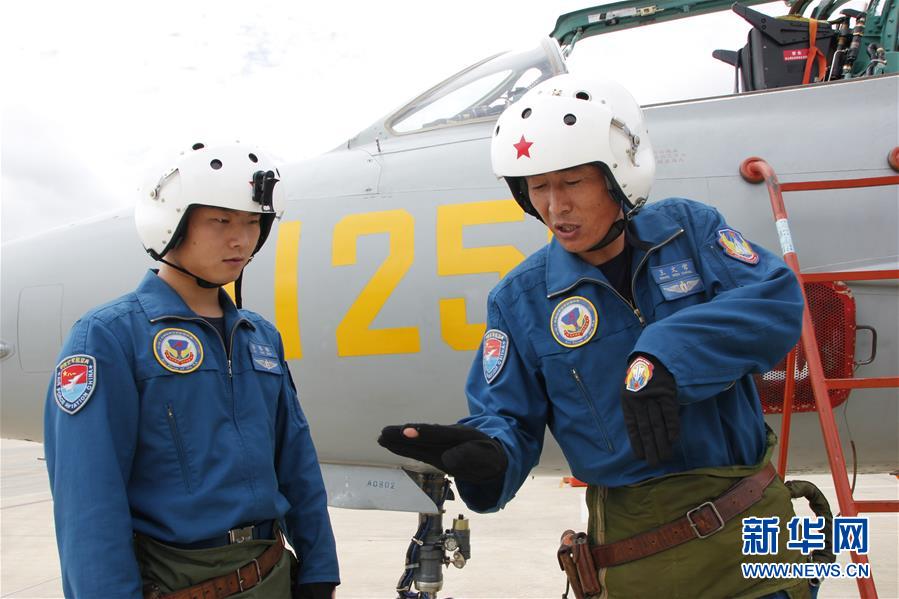 （圖文互動）（6）5290小時！中國空軍殲擊機飛行紀(jì)錄保持者光榮停飛