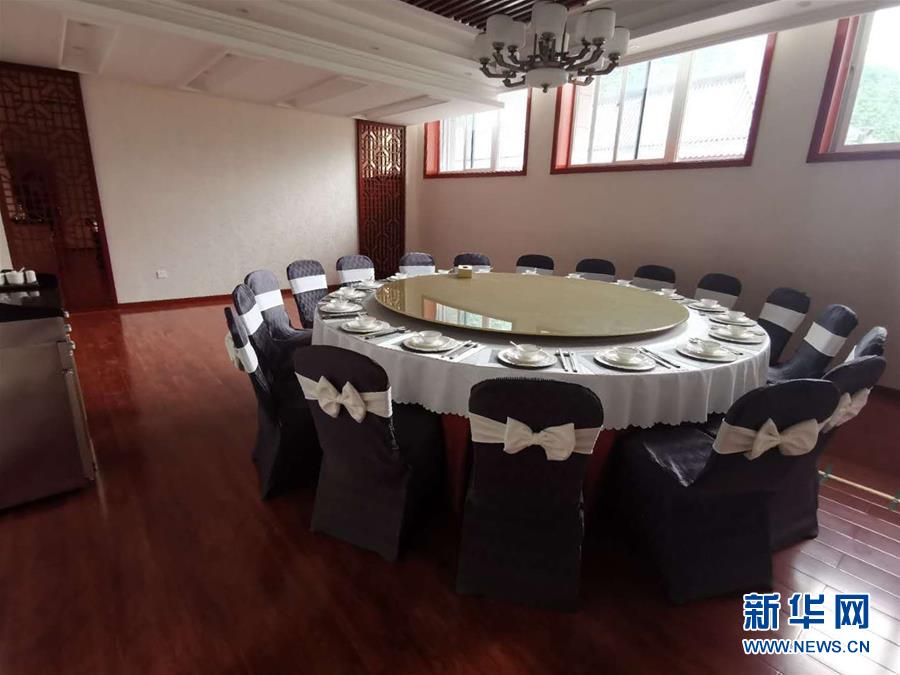 （新華視點·圖文互動）（7）學校建漂亮點本無錯，為何這所“豪華中學”讓人困惑？