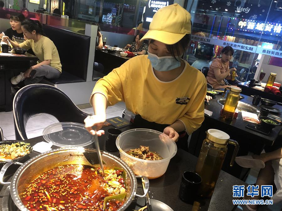 （在習(xí)近平新時代中國特色社會主義思想指引下——新時代新作為新篇章·習(xí)近平總書記關(guān)切事·圖文互動）（1）珍惜盤中餐，狠剎浪費(fèi)風(fēng)——各地積極行動堅(jiān)決制止餐飲浪費(fèi)