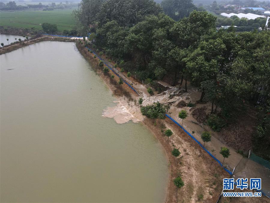 （在習(xí)近平新時(shí)代中國(guó)特色社會(huì)主義思想指引下——新時(shí)代新作為新篇章·習(xí)近平總書(shū)記關(guān)切事·圖文互動(dòng)）（15）一切為了人民——寫在全國(guó)防汛救災(zāi)取得階段性重大勝利之時(shí)