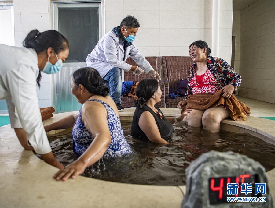 （新華全媒頭條·走向我們的小康生活·圖文互動）（10）扎西德勒，我們的新家園——西藏易地扶貧搬遷搬出幸福美好新生活