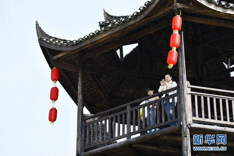 （新華全媒頭條·圖文互動）（20）從人民中汲取磅礴力量——習近平總書記同出席2020年全國兩會人大代表、政協(xié)委員共商國是紀實