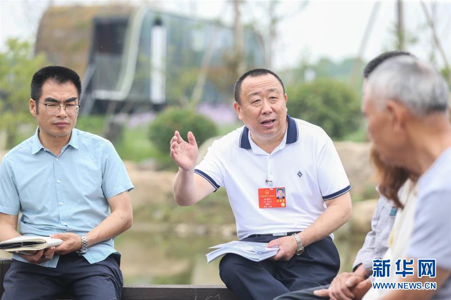 （新華全媒頭條·兩會(huì)精神看落實(shí)·圖文互動(dòng)）（2）整體謀劃、系統(tǒng)升級、全面提升——落實(shí)全國兩會(huì)精神織牢織密公共衛(wèi)生防護(hù)網(wǎng)