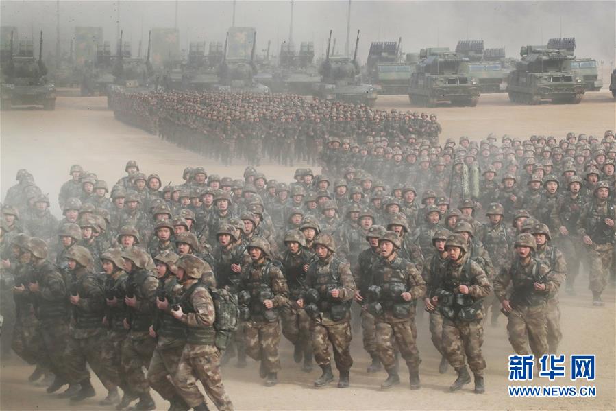 （新華全媒頭條·圖文互動(dòng)）（4）沿著中國(guó)特色強(qiáng)軍之路闊步前進(jìn)——黨中央、中央軍委領(lǐng)導(dǎo)推進(jìn)國(guó)防和軍隊(duì)建設(shè)70年紀(jì)實(shí)