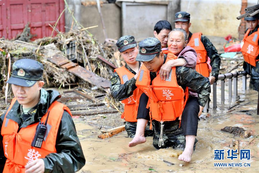 （新華全媒頭條·圖文互動(dòng)）（5）沿著中國(guó)特色強(qiáng)軍之路闊步前進(jìn)——黨中央、中央軍委領(lǐng)導(dǎo)推進(jìn)國(guó)防和軍隊(duì)建設(shè)70年紀(jì)實(shí)