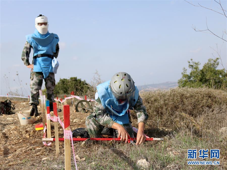 （新華全媒頭條·圖文互動(dòng)）（12）沿著中國(guó)特色強(qiáng)軍之路闊步前進(jìn)——黨中央、中央軍委領(lǐng)導(dǎo)推進(jìn)國(guó)防和軍隊(duì)建設(shè)70年紀(jì)實(shí)