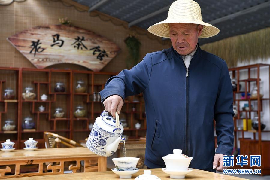 （新華全媒頭條·圖文互動）（5）初夏，循著總書記的腳步探訪產(chǎn)業(yè)扶貧新事