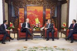 馬凱會(huì)見(jiàn)國(guó)際證監(jiān)會(huì)組織理事會(huì)主席、香港證監(jiān)會(huì)行政總裁歐達(dá)禮和香港證監(jiān)會(huì)主席唐家成