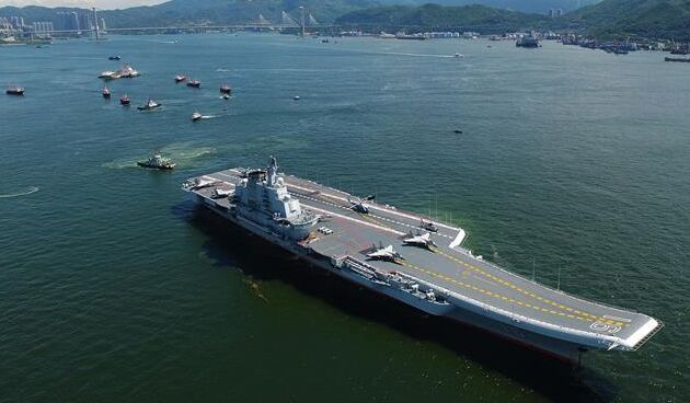 獨(dú)家航拍！遼寧艦駛離香港