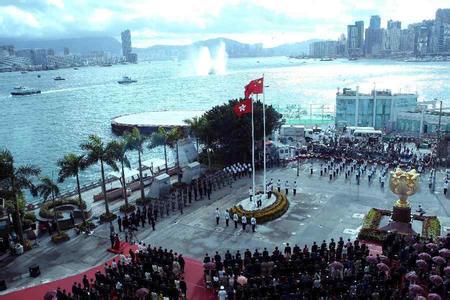 今年7月1日香港將迎來回歸祖國(guó)20周年，這是一件大事、盛事