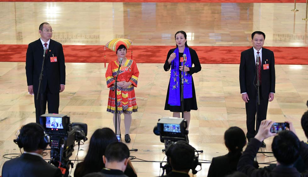 蔡松濤、杜麗群、楊小玲、賈立群接受采訪