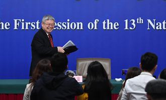 記者會后，劉永富準備離開