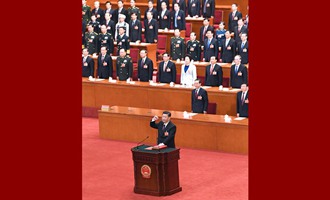 習(xí)近平當(dāng)選國家主席、中央軍委主席