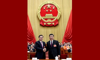 習(xí)近平當(dāng)選國家主席、中央軍委主席