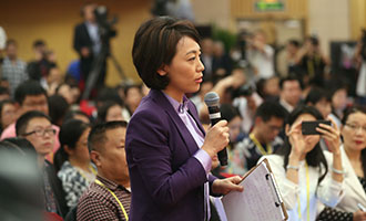中央電視臺(tái)、中國(guó)國(guó)際電視臺(tái)記者提問