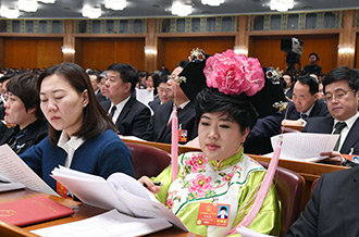 全國人大代表孫艷玲：做好非遺事業(yè)，讓古老技藝活起來