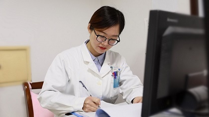 有才！這位女醫(yī)生自創(chuàng)說唱視頻，讓科普更“接地氣”