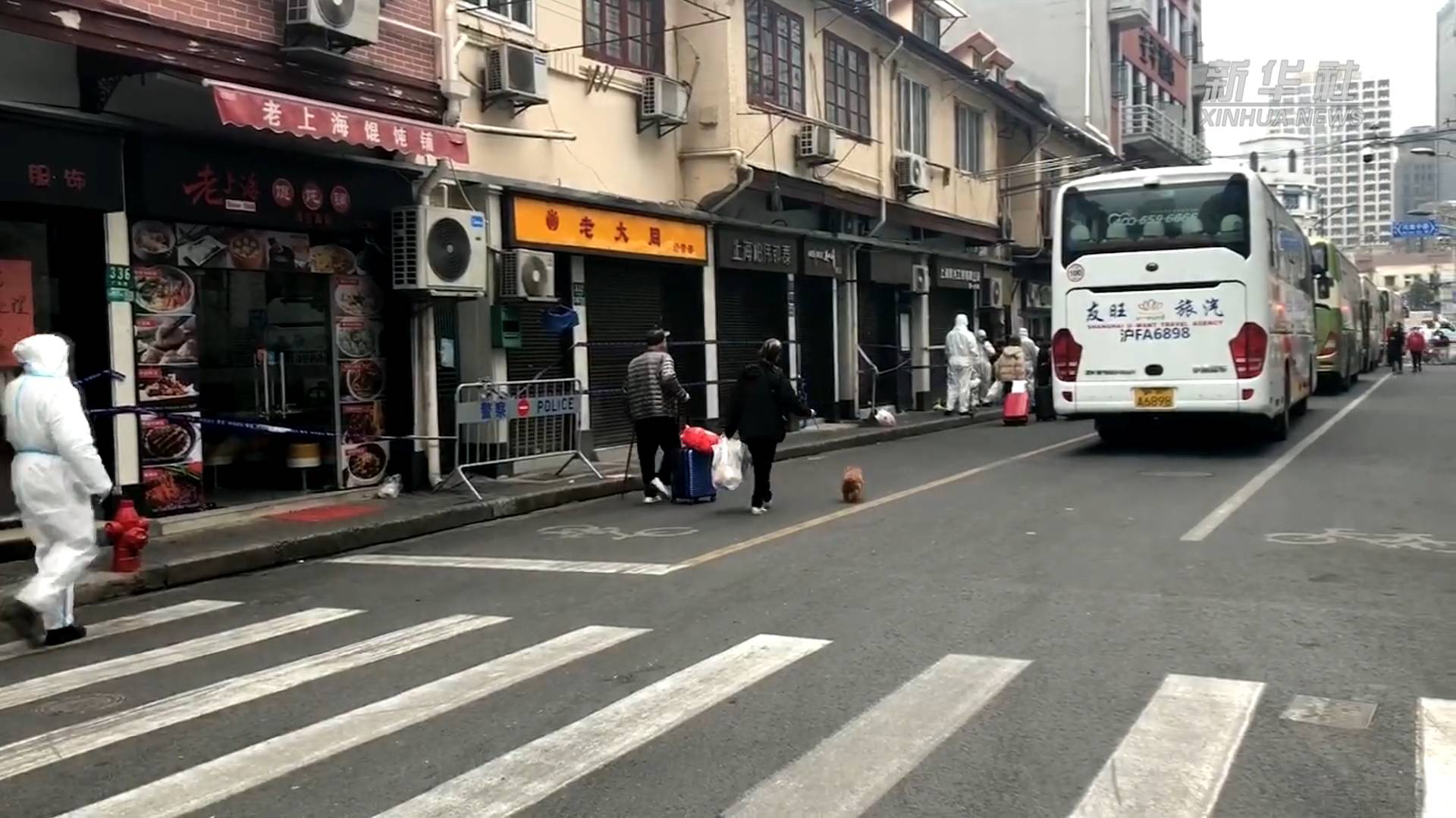居民隔離可以帶寵物了，暖心！