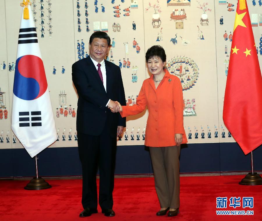 7月3日，國家主席習近平在首爾同韓國總統(tǒng)樸槿惠舉行會談。新華社記者 蘭紅光 攝
