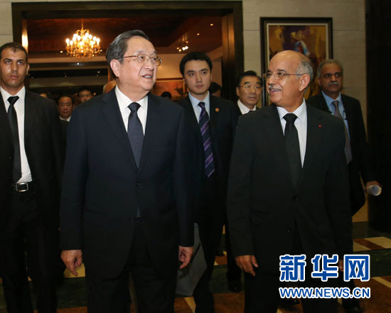 11月3日，全國政協(xié)主席俞正聲在拉巴特與摩洛哥參議長比亞迪拉進(jìn)行會(huì)談。 新華社記者 劉衛(wèi)兵 攝