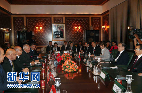 11月3日，中國全國政協(xié)主席俞正聲在拉巴特與摩洛哥參議長比亞迪拉進(jìn)行會(huì)談。 新華社記者 劉衛(wèi)兵 攝