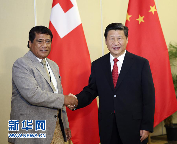 11月22日，國家主席習(xí)近平在斐濟(jì)楠迪會(huì)見湯加首相圖伊瓦卡諾。新華社記者丁林?jǐn)z 