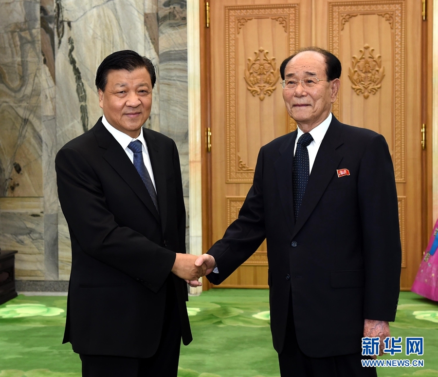 10月10日，正在朝鮮訪問的中共中央政治局常委、中央書記處書記劉云山在平壤會見朝鮮勞動黨中央政治局常委、最高人民會議常任委員會委員長金永南。 新華社記者 饒愛民 攝