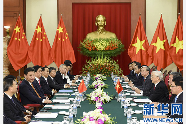 11月5日，中共中央總書記、國(guó)家主席習(xí)近平在河內(nèi)同越共中央總書記阮富仲舉行會(huì)談。 新華社記者李學(xué)仁攝