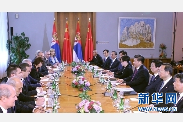 6月18日，國家主席習(xí)近平在貝爾格萊德同塞爾維亞總統(tǒng)尼科利奇舉行會談。 新華社記者 馬占成 攝